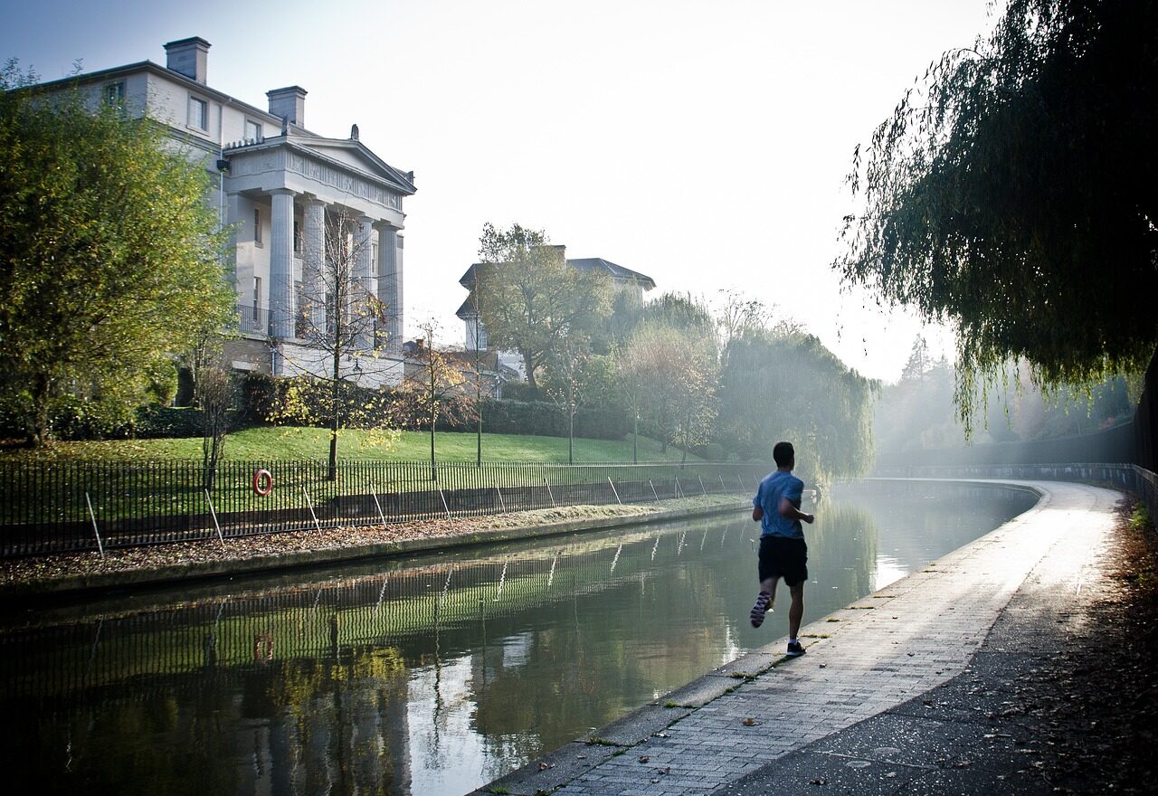 From First Steps to Marathon Triumphs: Essential Running Tips for Beginners and Enthusiasts